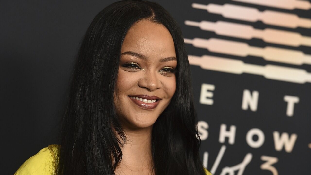 Siêu sao Rihanna ra mắt sản phẩm làm đẹp tóc - 1