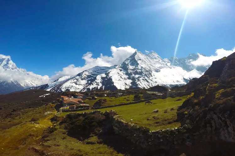 Thung lũng Lauterbrunnen nằm gần các điểm tham quan tuyệt đẹp như Schilthorn và Jungfraujoch, đồng thời là điểm khởi đầu để khám phá dãy Alps của Thụy Sĩ.