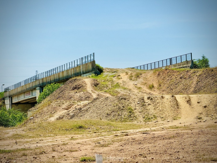 Cao tốc hơn 34.000 tỷ ‘quên’ làm nút giao? - 21