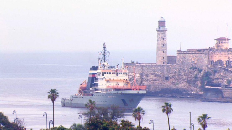 Tàu Nikolai Chiker thuộc nhóm tàu Nga thăm Cuba ngày 12-6. Ảnh: CNN