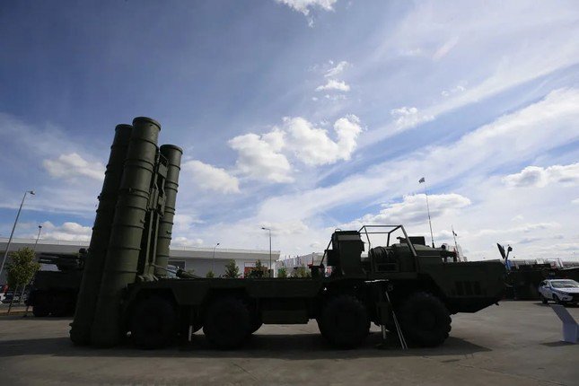 Ukraine dồn dập phóng tên lửa, phá hủy radar phòng không của Nga trong đêm - 1