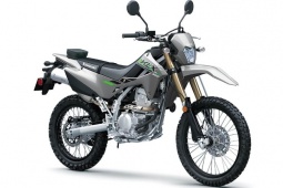 Thế giới xe - Kawasaki KLX 300 2025 trình làng, &quot;cào cào&quot; chất cho dân chơi offroad
