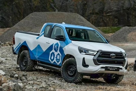 Xe bán tải Toyota sử dụng nhiên liệu sạch Hydro có thể di chuyển tới...
