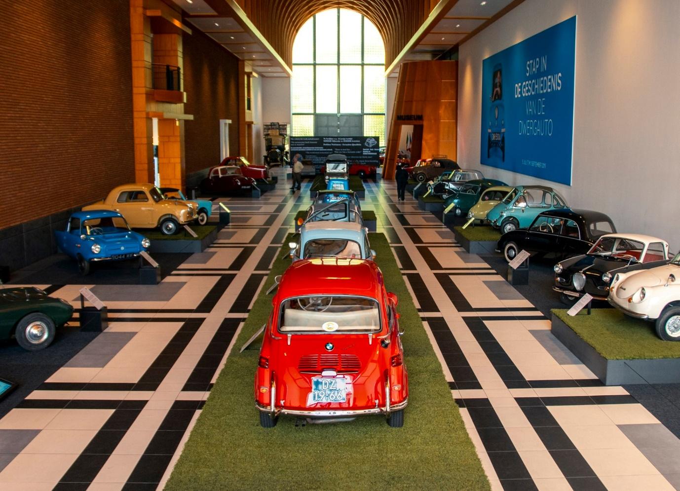 Tham quan bảo tàng ngày và đêm đều có sức hấp dẫn riêng