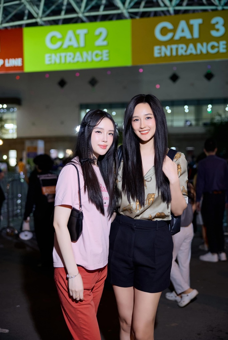 Gương mặt khác lạ của em gái Mai Phương Thúy - 4