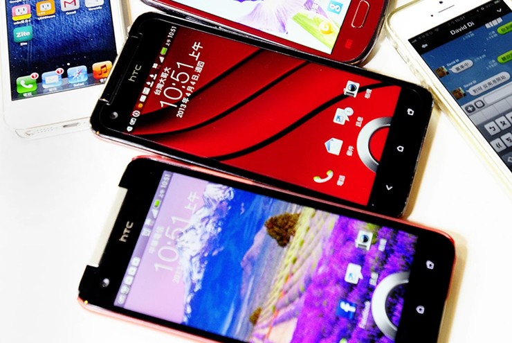 HTC từng ra mắt 3 phiên bản Butterfly chính và 1 phiên bản tùy chỉnh cho thị trường Nhật Bản.