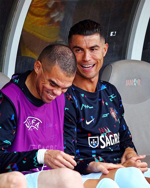 C. Ronaldo và Pepe thân thiết trong tuyển Bồ Đào Nha. Ảnh: Instagram viva7ronaldo7