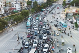 Tin tức trong ngày - Quây rào nửa lòng đường Giải Phóng để đào hầm chui Vành đai 2,5