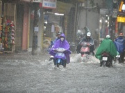 Tin tức trong ngày - Chuyên gia cảnh báo mưa rất lớn đêm 14/6, có thể kèm theo lũ quét, sạt lở đất