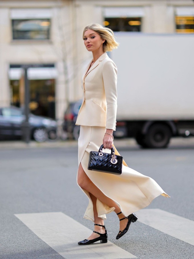Dior vướng scandal chi phí làm túi xách