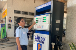 Pháp luật - Kiểm tra việc chấp hành pháp luật, phát hiện 7/10 doanh nghiệp xăng dầu vi phạm