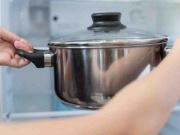 Ẩm thực - Đồ ăn còn nóng cho vào tủ lạnh có hại không?