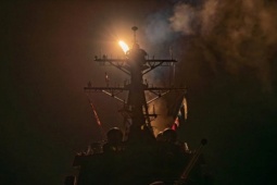 Thế giới - Houthis phóng tên lửa đạn đạo vào tàu khu trục Mỹ