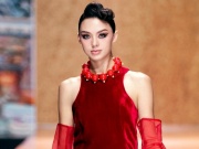 Thời trang - Vợ Bùi Tiến Dũng trúng liên tiếp 7 show ở tuần lễ thời trang