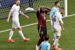 Bóng đá - Tranh cãi Lukaku bị VAR từ chối bàn thắng ở EURO: Trọng tài bị tố &quot;tai tiếng&quot;