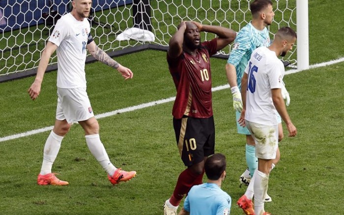 Tranh cãi Lukaku bị VAR từ chối bàn thắng ở EURO: Trọng tài bị tố "tai tiếng"