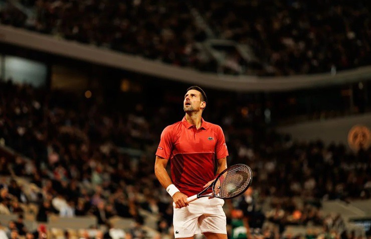 Djokovic vừa&nbsp;dính chấn thương đầu gối nghiêm trọng&nbsp;ở Roland Garros