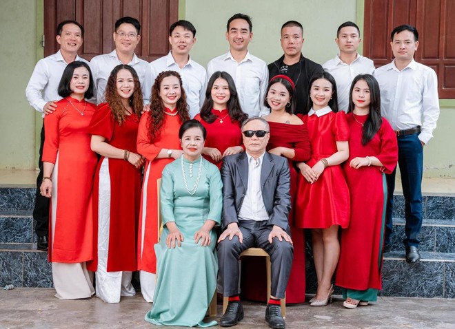 Người cha Nghệ An có 7 cô con gái, 7 chàng rể quý
