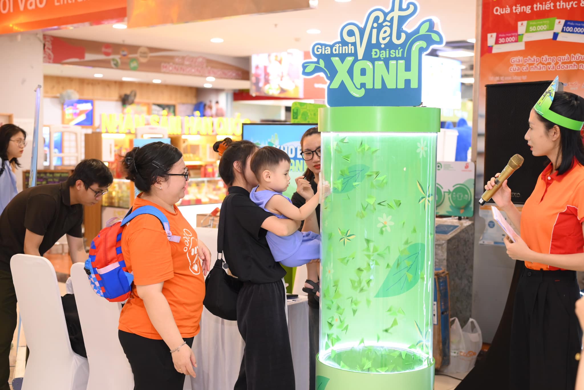 Workshop tổ chức vào cuối tuần thu hút các gia đình trẻ