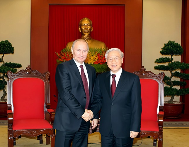Tổng Bí thư Nguyễn Phú Trọng gặp Tổng thống Nga Vladimir Putin tại Hà Nội tháng 11/2013 - Ảnh: TTXVN