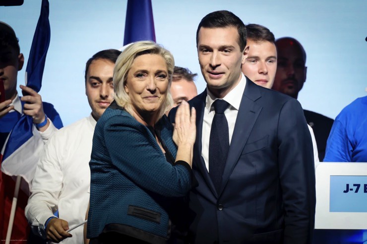 Ông Jordan Barella (phải) có thể trở thành Thủ tướng Pháp nếu đảng RN giành đa số ghế trong Quốc hội.
