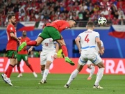 Bóng đá - Ronaldo lập kỳ tích EURO ở tuổi 39, nỗ lực trọn vẹn 90 phút cùng Bồ Đào Nha