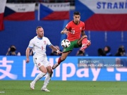 Trực tiếp bóng đá Bồ Đào Nha - CH Séc: Bàn thắng quý như vàng (EURO) (Hết giờ)