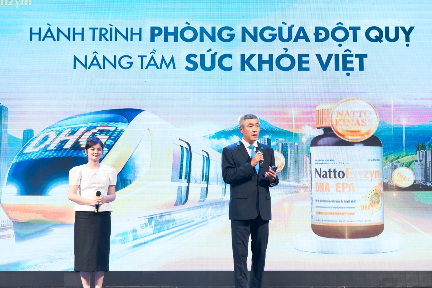 Theo ông Toshiyuki Ishii – Tổng Giám đốc Dược Hậu Giang, trong năm 2024, NattoEnzym thực hiện 23 hội thảo dành cho 5.000 nhà thuốc và 20 hội thảo cho hơn 10.000 người tiêu dùng để nâng cao nhận thức dự phòng đột quỵ cho cộng đồng