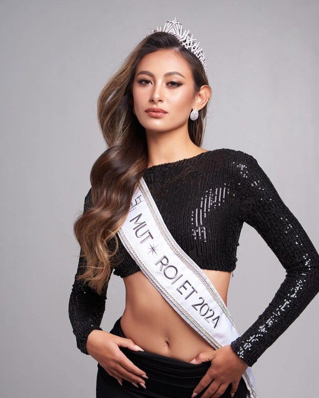 Thí sinh Hoa hậu Hoàn vũ Thái Lan bị loại vì chưa đủ 18 tuổi - 1