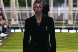 Pharrell Williams hợp nhất thế giới cho bộ sưu tập quần áo nam Louis Vuitton