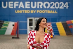 Thời trang - 'Fan nữ hot nhất World Cup 2022' mang sắc màu Croatia tới Đức