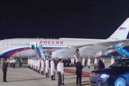 Thế giới - Đài RT Nga đăng video Tổng thống Putin được chào đón ở sân bay Nội Bài