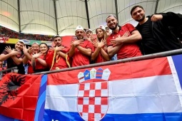 Bóng đá - Serbia gây sốc đòi bỏ EURO 2024, khiếu nại lên UEFA về fan Croatia và Albania