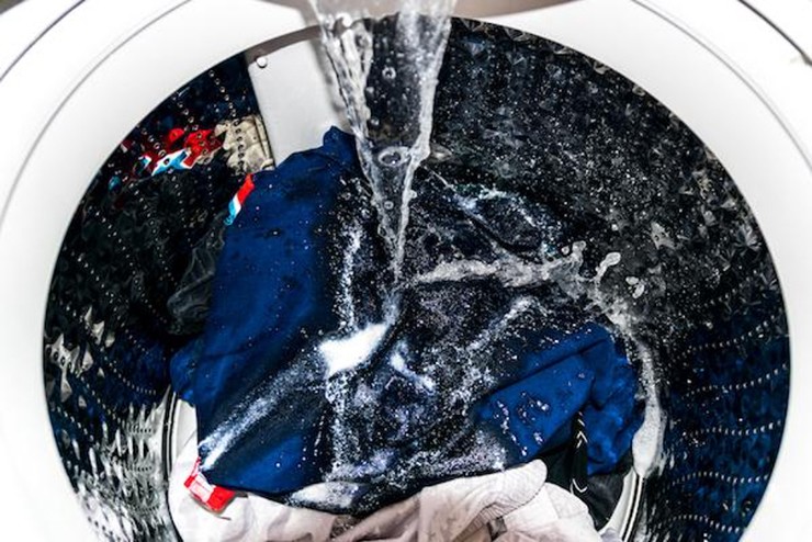 Chu trình giặt sơ rất hữu dụng để đánh bay các chất bẩn trên bề mặt quần áo.
