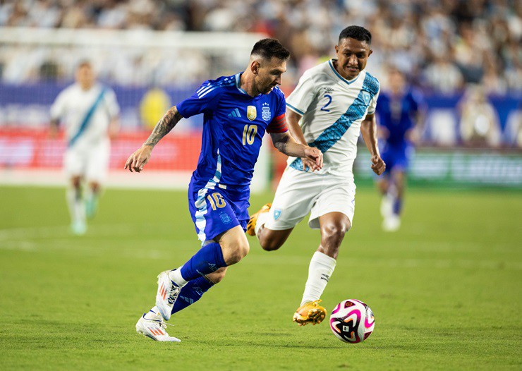 Messi và đồng đội được dự đoán sẽ thắng dễ&nbsp;trận ra quân Copa America