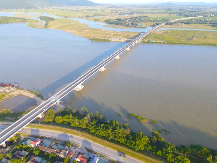 Tận thấy cao tốc Diễn Châu - Bãi Vọt hơn 11.000 tỷ sắp thông xe - 21