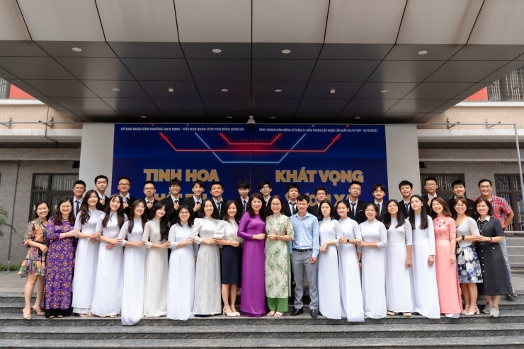 Trường học Hà Nội có 4 thủ khoa thi vào lớp 10 chuyên - 1