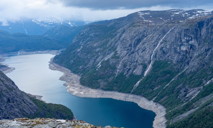 Khách Việt chinh phục Lưỡi quỷ trong bão, tuyết - 11