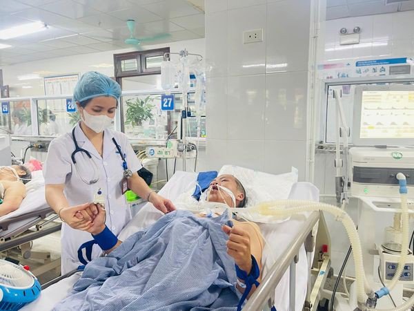 Bệnh viên Đa khoa tỉnh Bắc Giang điều trị bệnh nhân bị rắn cắn.