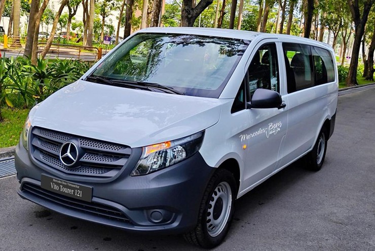 Xe MPV giá rẻ Mercedes-Benz Vito Tourer giảm giá 270 triệu đồng - 1