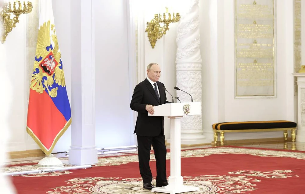 Tổng thống Nga Vladimir Putin phát biểu tại cuộc gặp với sinh viên tốt nghiệp các trường quân sự Nga tại Điện Kremlin (thủ đô Moscow, Nga) ngày 21-6. Ảnh: TASS