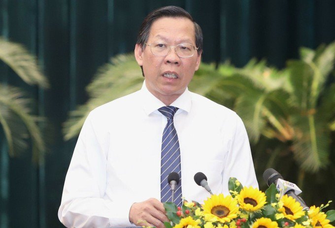 Chủ tịch UBND TP HCM Phan Văn Mãi phát biểu tại kỳ họp chuyên đề HĐND thành phố, sáng 22/6. Ảnh: An Phương