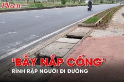 Tin tức trong ngày - Video: ‘Bẫy nắp cống’ rình rập người đi đường vào mùa mưa