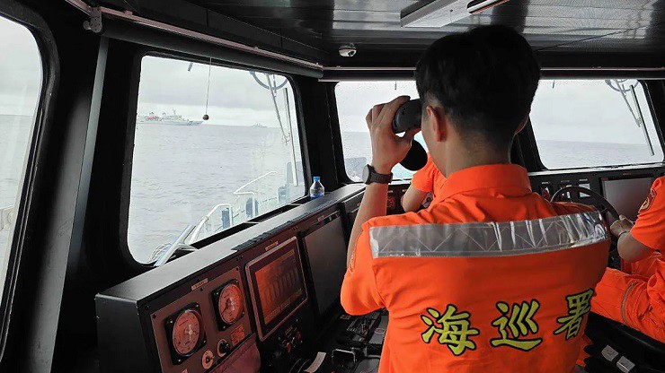 Tàu cảnh sát biển Trung Quốc tuần tra gần đảo Bành Giai, đảo nhỏ ở phía bắc đảo Đài Loan.