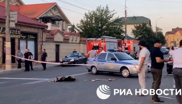 Một khu vực bị cảnh sát phong tỏa sau các cuộc tấn công đẫm máu ở Cộng hòa Dagestan thuộc Nga hôm 23-6. Ảnh: RIA NOVOSTI