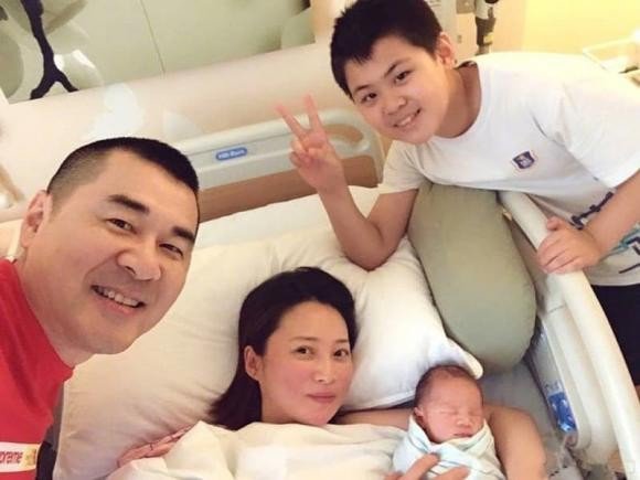 Năm 2018, Tưởng Cần Cần sinh quý tử thứ 2.