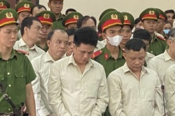 An ninh - Xã hội - CLIP: Gã thợ hồ ở Tiền Giang khiến nhiều cán bộ xã bị bắt