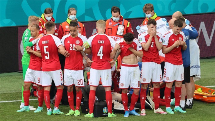 Eriksen bị ngưng tim ở EURO 2020