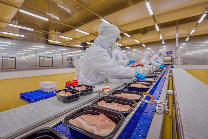 Thịt ủ mát được sản xuất theo công nghệ châu Âu tại tổ hợp nhà máy chế biến thịt ủ mát MEATDeli
