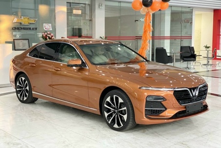 Giá xe VinFast Lux A2.0 lăn bánh kèm ưu đãi tháng 6/2024
